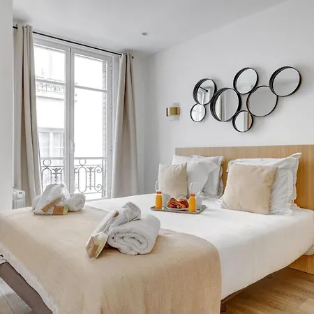 156 Marlene - Superbe à Paris.